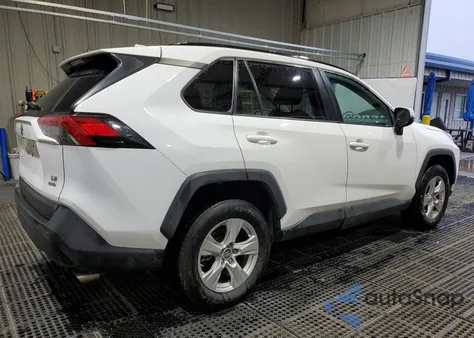 2019 Toyota Rav4 Xle z USA, uszkodzony, nr VIN 2T3P1RFV5KW041144